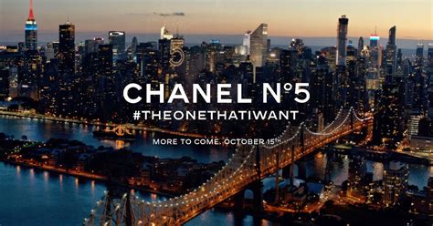 spot chanel n 5 the one that i want|CHANEL N°5 The One That I Want 30 CM Gisele Bündchen.